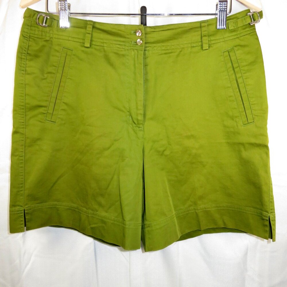 Tommy Bahama Women’s Stretch Green 7” Shorts Size 10 Waist 34 inches